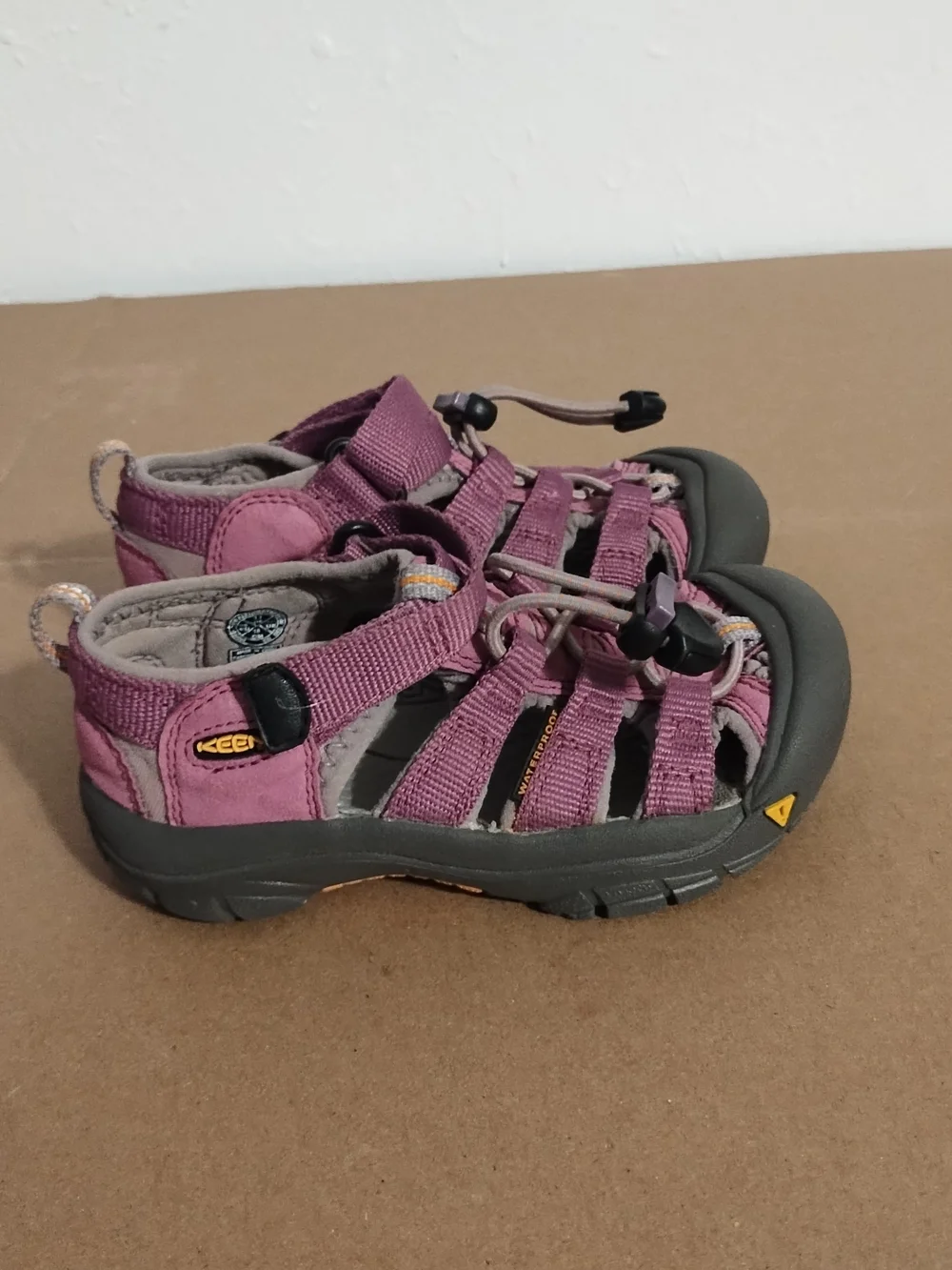 Keen Sandals girls T11 Purple Waterproof Low Top